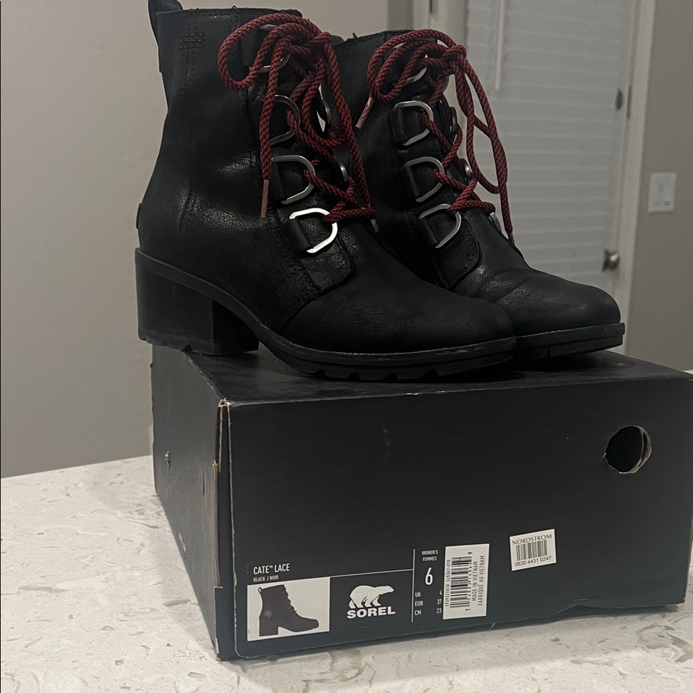 Sorel Women's Black and Red Lace-Up Boots